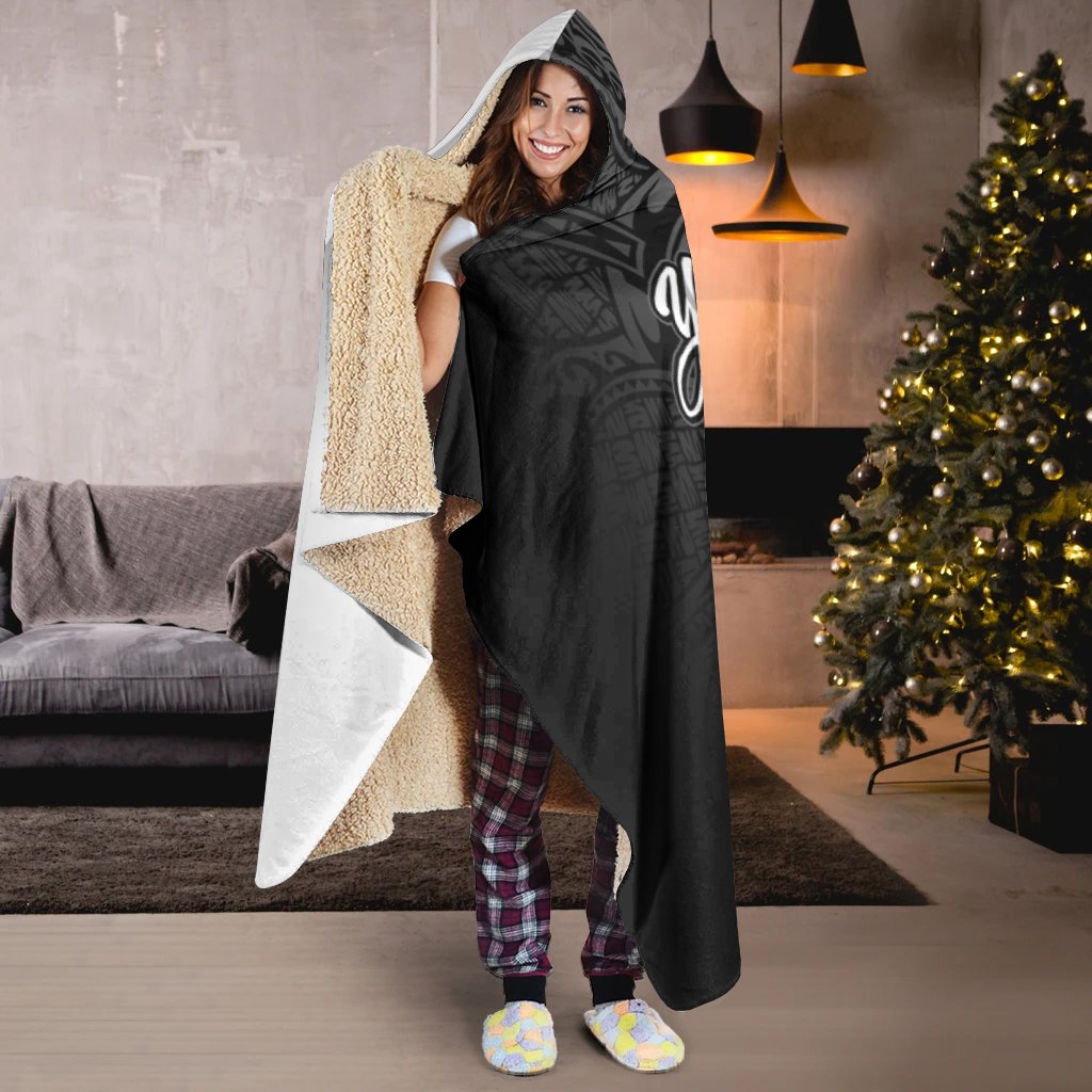 Yap Polynesian Custom Personalised Hooded Blanket- Coat Of Arm With Hibiscus White - Polynesian Pride