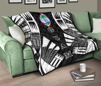 Guam Premium Quilt - Guam Coat Of Arms Polynesian White Tattoo - Polynesian Pride