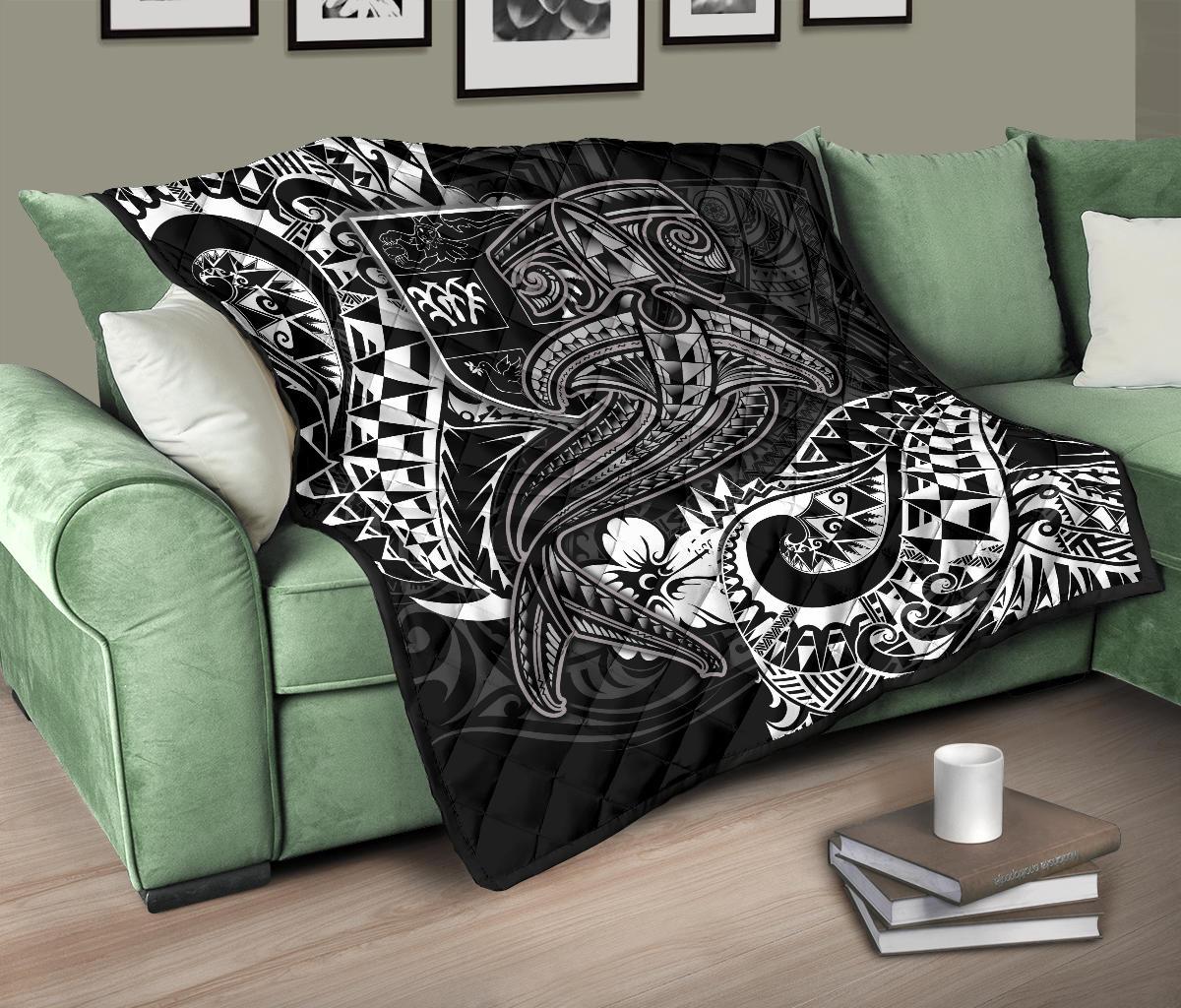 Fiji Premium Quilt - White Shark Polynesian Tattoo - Polynesian Pride