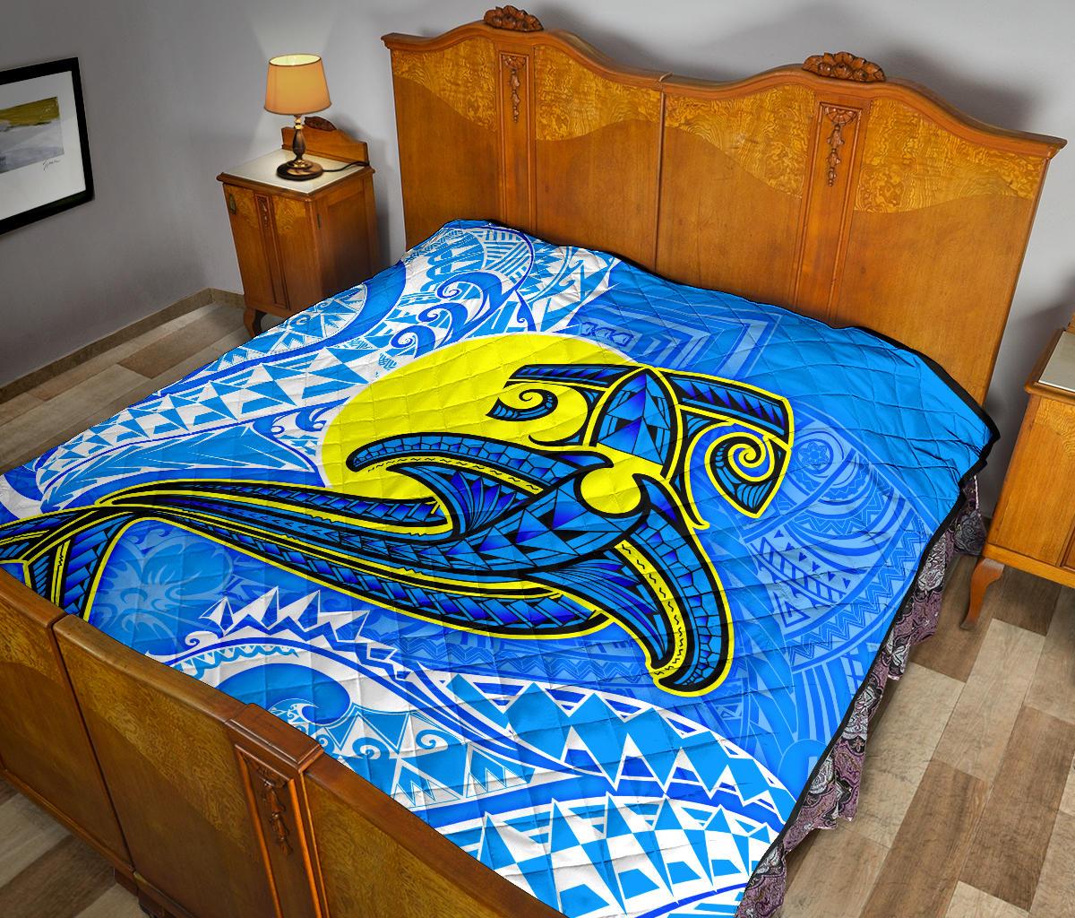 Palau Polynesian Premium Quilt - Palau Flag with Polynesian Tattoo - Polynesian Pride