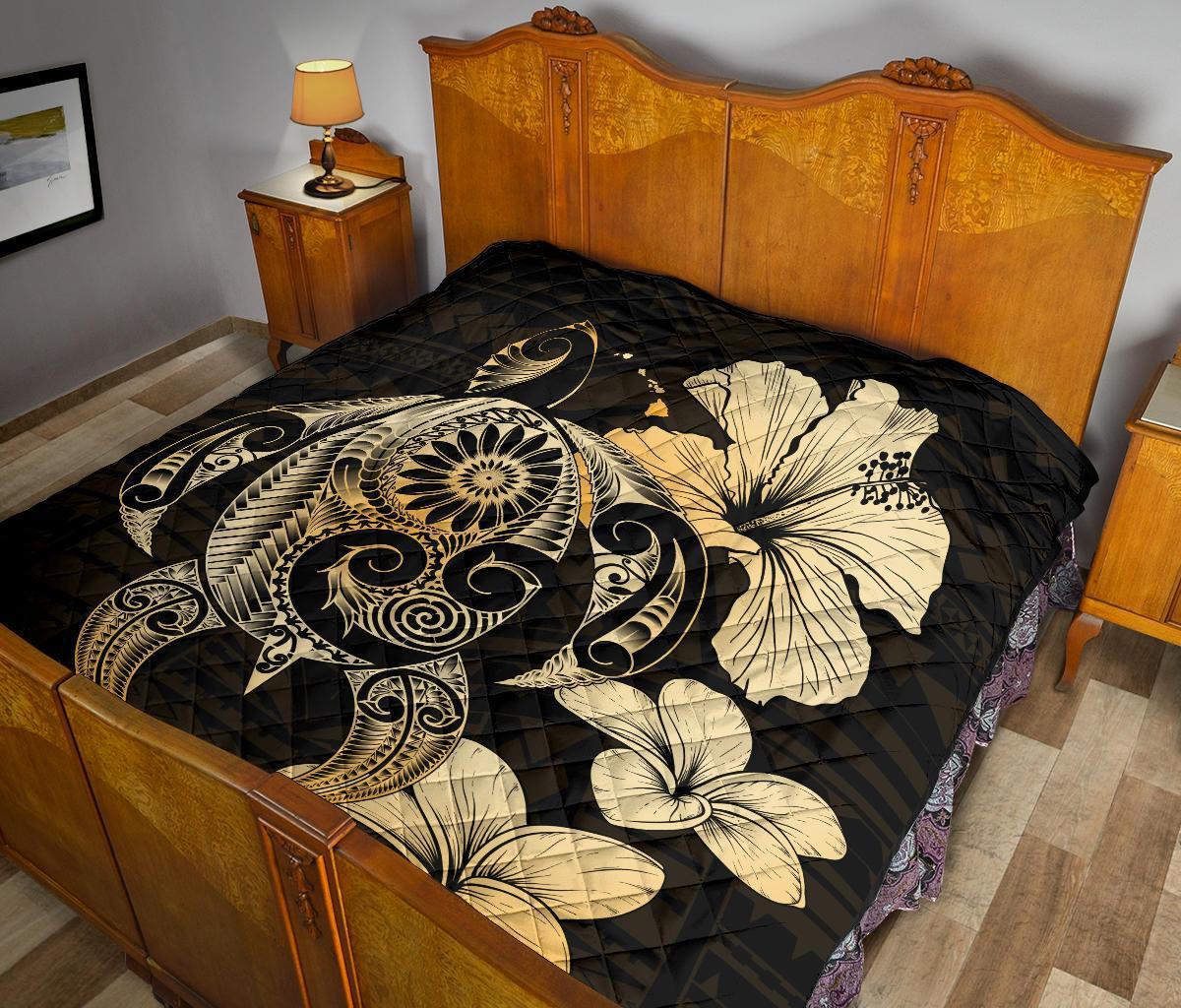 Hibiscus Plumeria Mix Polynesian Gold Turtle Premium Quilt - Polynesian Pride