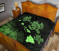 Hawaii Hibiscus Map Hidden Polynesian Green Premium Quilt - Polynesian Pride