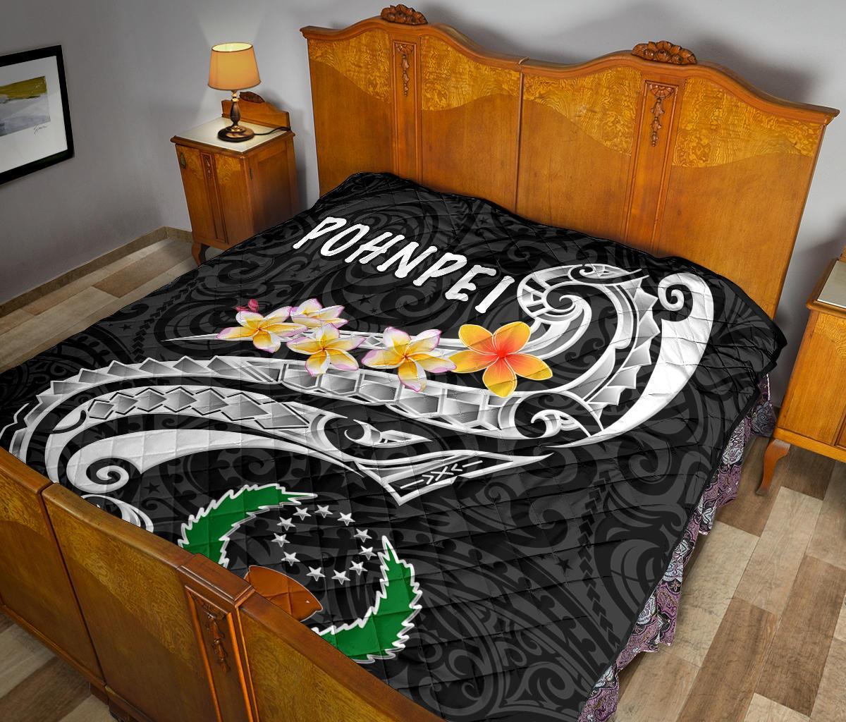 Pohnpei Premium Quilt - Pohnpei Seal Polynesian Patterns Plumeria (Black) - Polynesian Pride