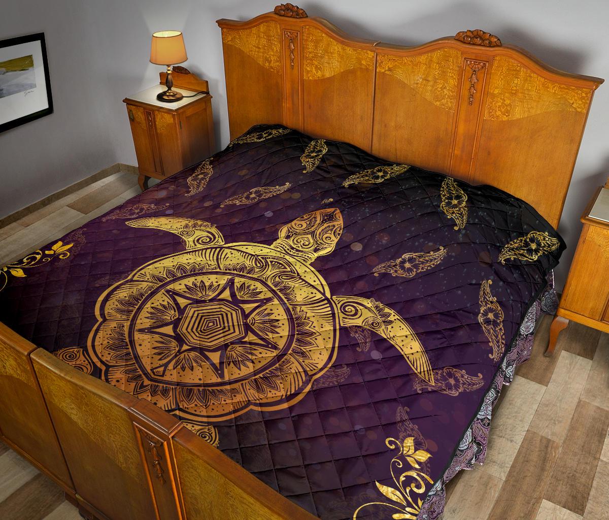 Turtle Golden Royal Premium Quilt - Polynesian Pride