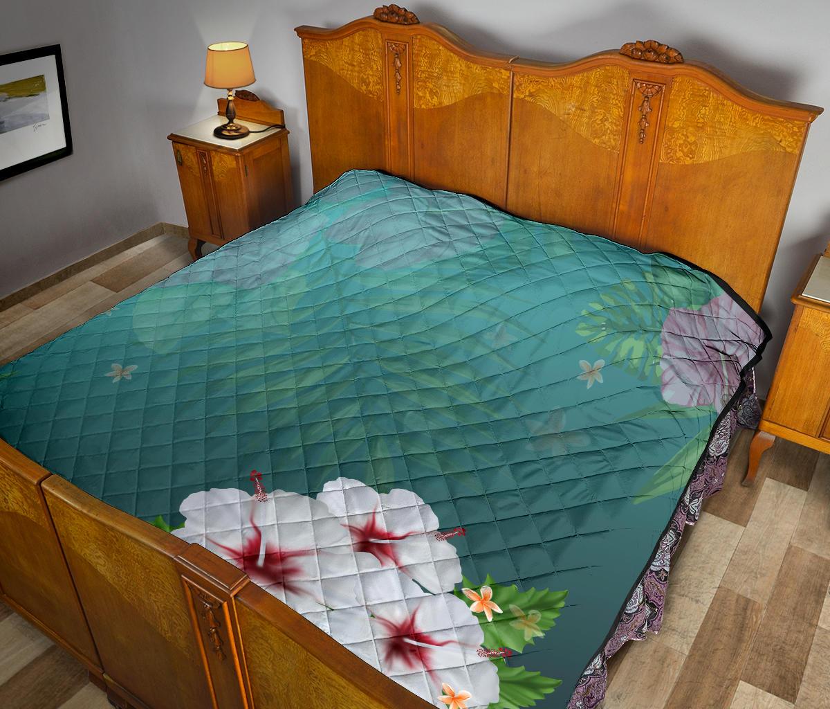 White Hibiscus Premium Quilt - Polynesian Pride