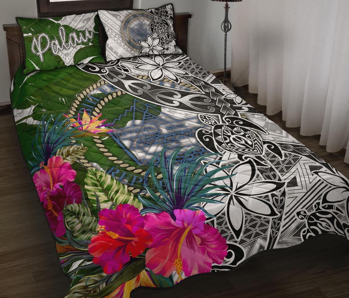 Palau Quilt Bed Set White - Turtle Plumeria Banana Leaf Crest White - Polynesian Pride