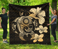 Hibiscus Plumeria Mix Polynesian Gold Turtle Premium Quilt Gold - Polynesian Pride