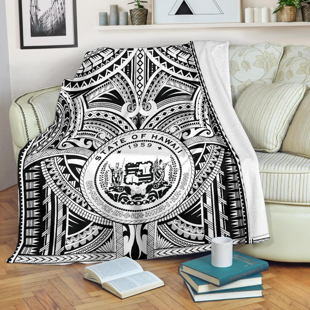 Hawaii Blankets - Polynesian Tattoo & Coat Of Arm Hawaii White - Polynesian Pride