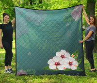 White Hibiscus Premium Quilt Green - Polynesian Pride