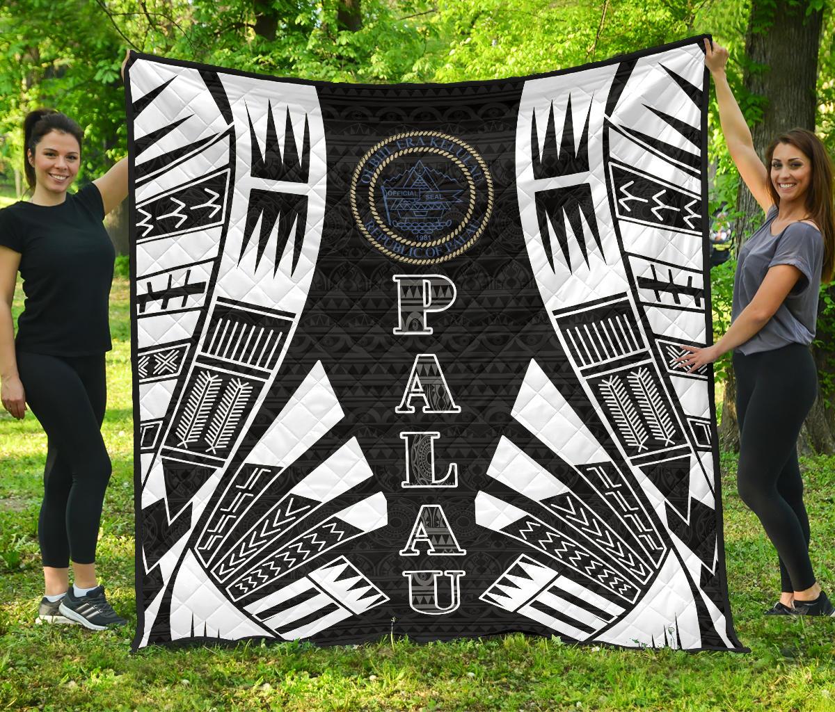 Palau Premium Quilt - Palau Seal Polynesian White Tattoo Black - Polynesian Pride