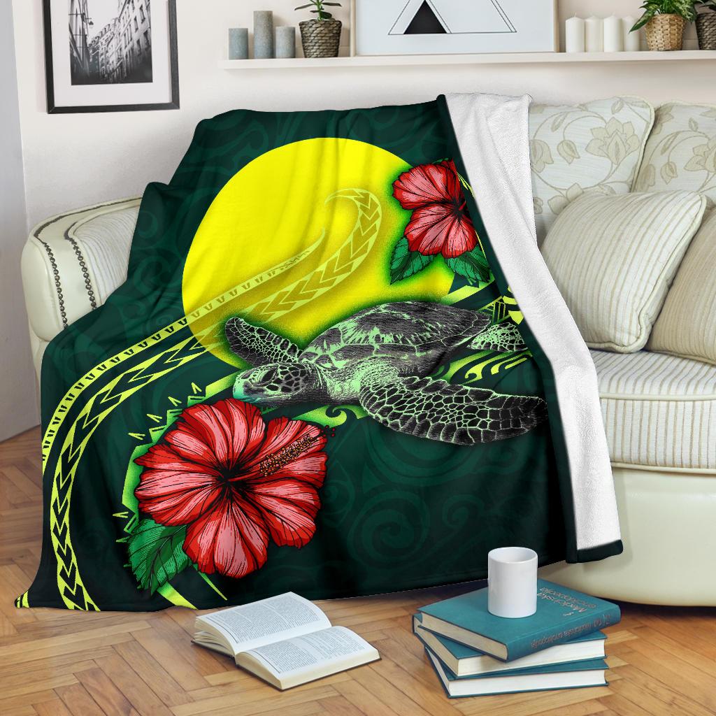 Palau Polynesian Premium Blanket - Green Turtle Hibiscus White - Polynesian Pride