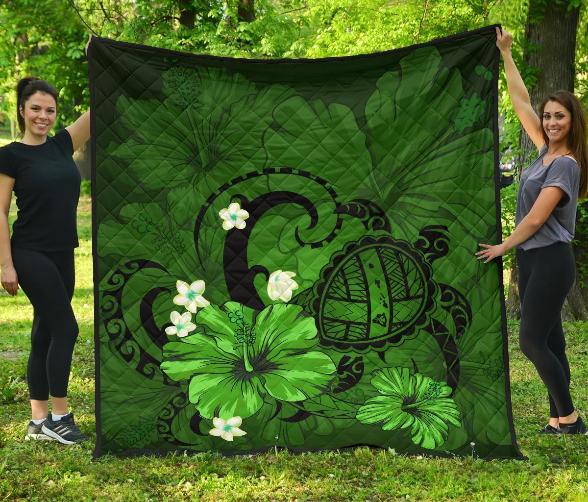 Hawaii Turtle Poly Tribal Green Premium Quilt Green - Polynesian Pride