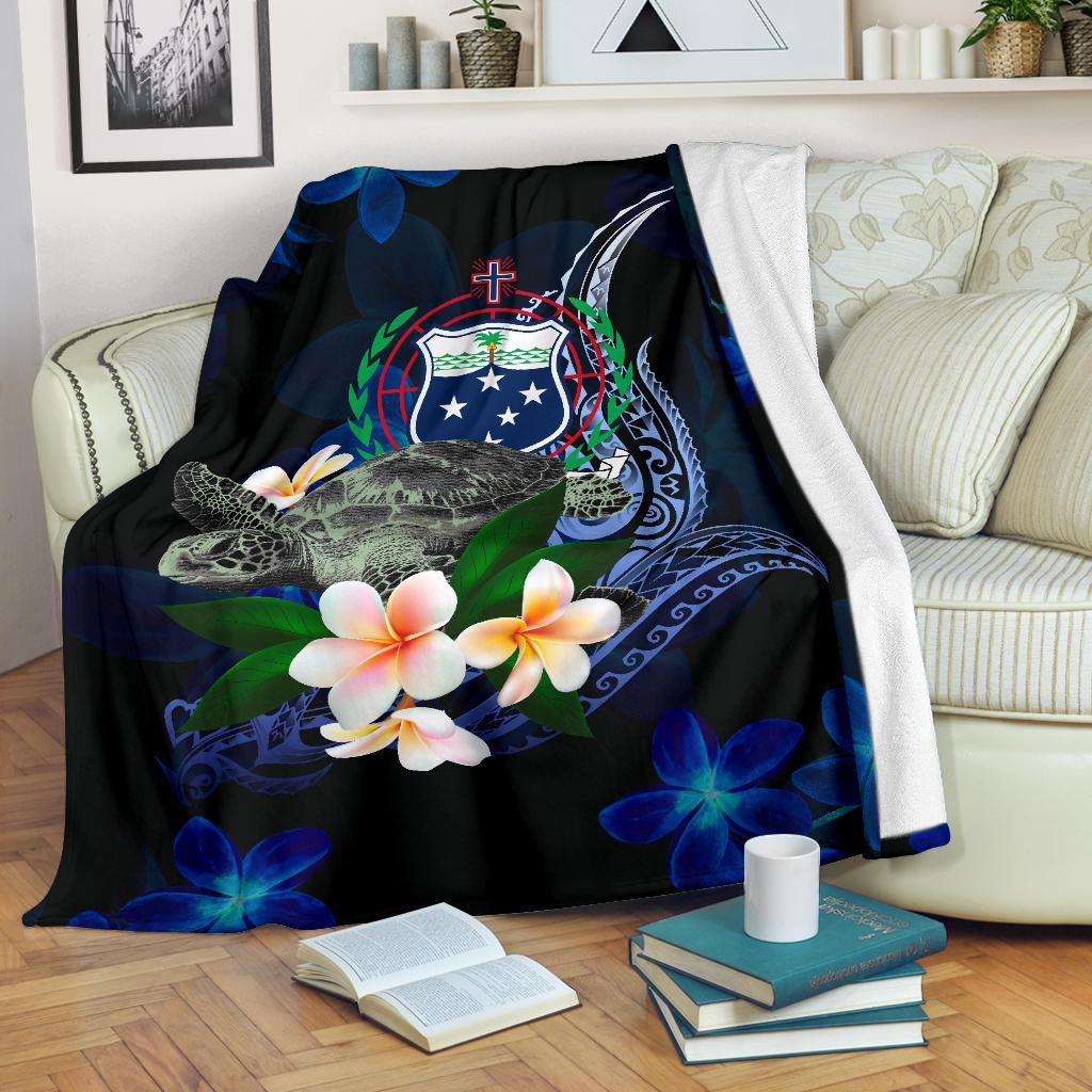 Samoa Polynesian Premium Blanket - Turtle With Plumeria Flowers White - Polynesian Pride