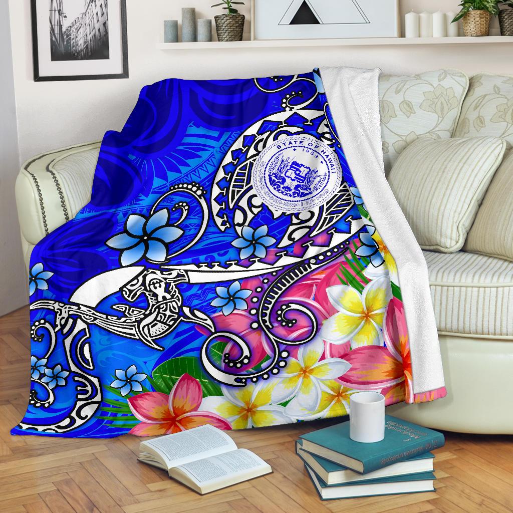 Hawaii Polynesian Premium Blanket - Hawaii Seal With Turtle Plumeria (Blue) White - Polynesian Pride