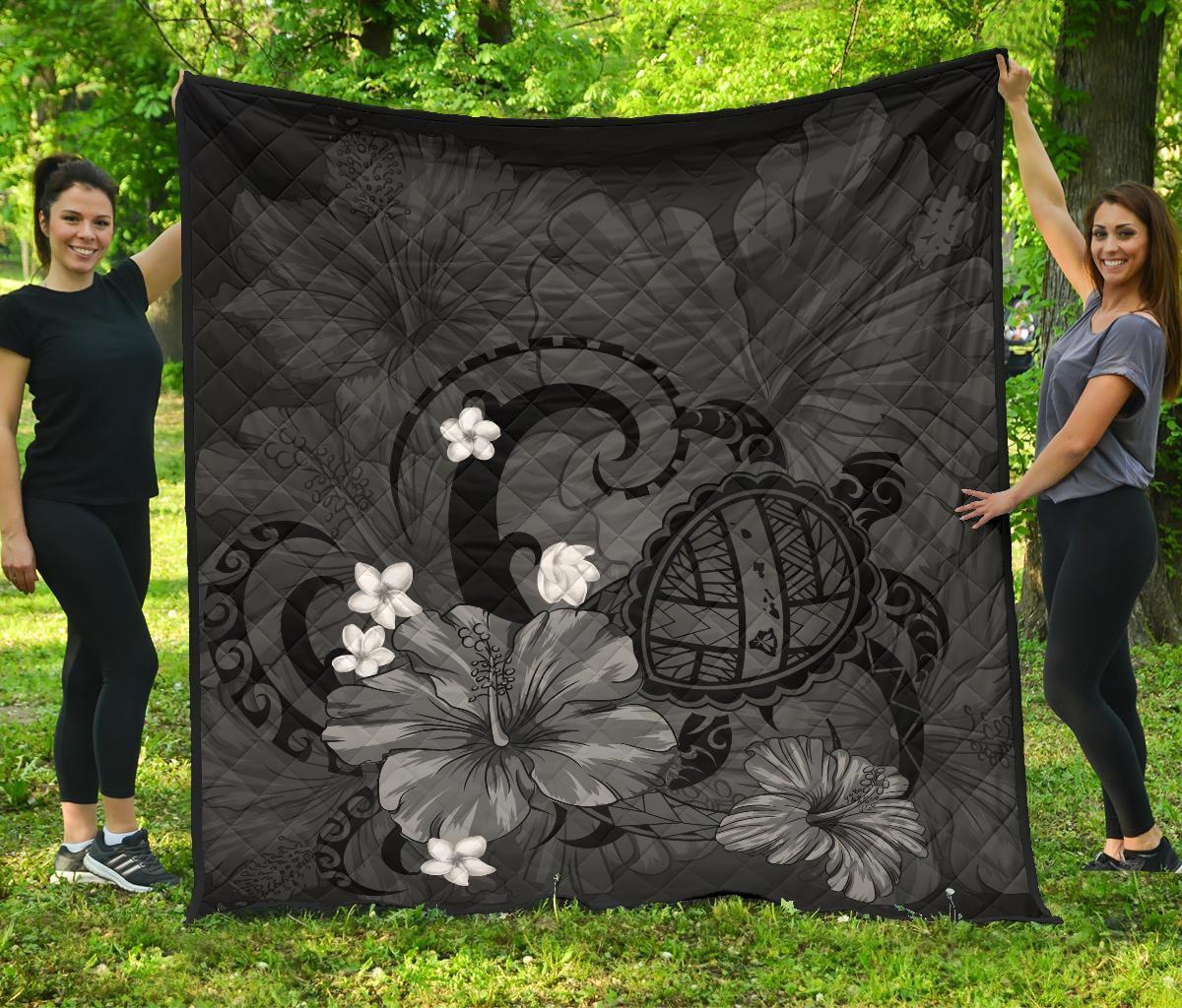 Hawaii Turtle Poly Tribal Gray Premium Quilt Gray - Polynesian Pride