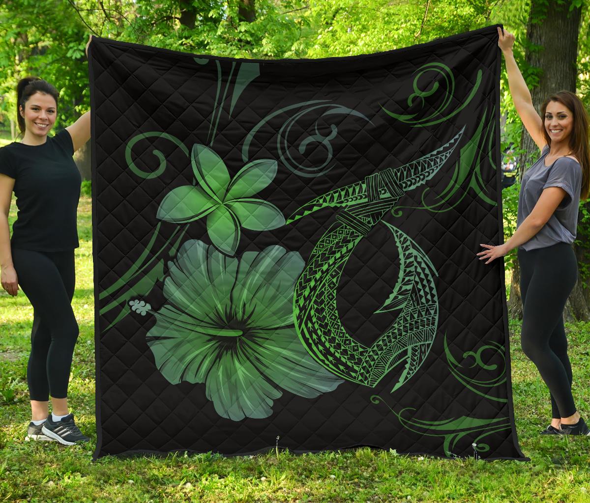 Hawaii Fish Hook Hibiscus Premium Quilt Green Green - Polynesian Pride