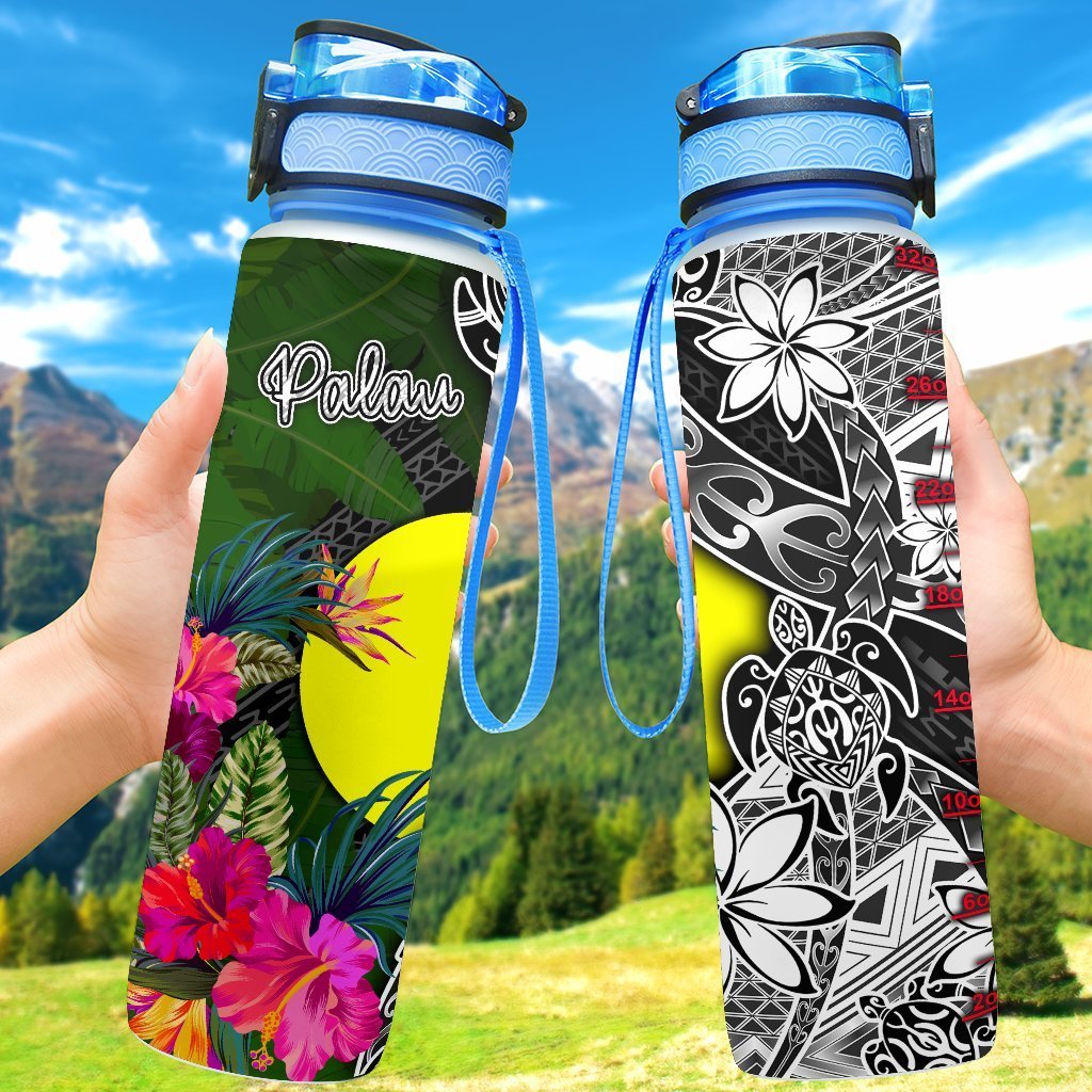 Palau Hydro Tracking Bottle - Turtle Plumeria Banana Leaf Hydro Tracking Bottle 32oz Large Black - Polynesian Pride