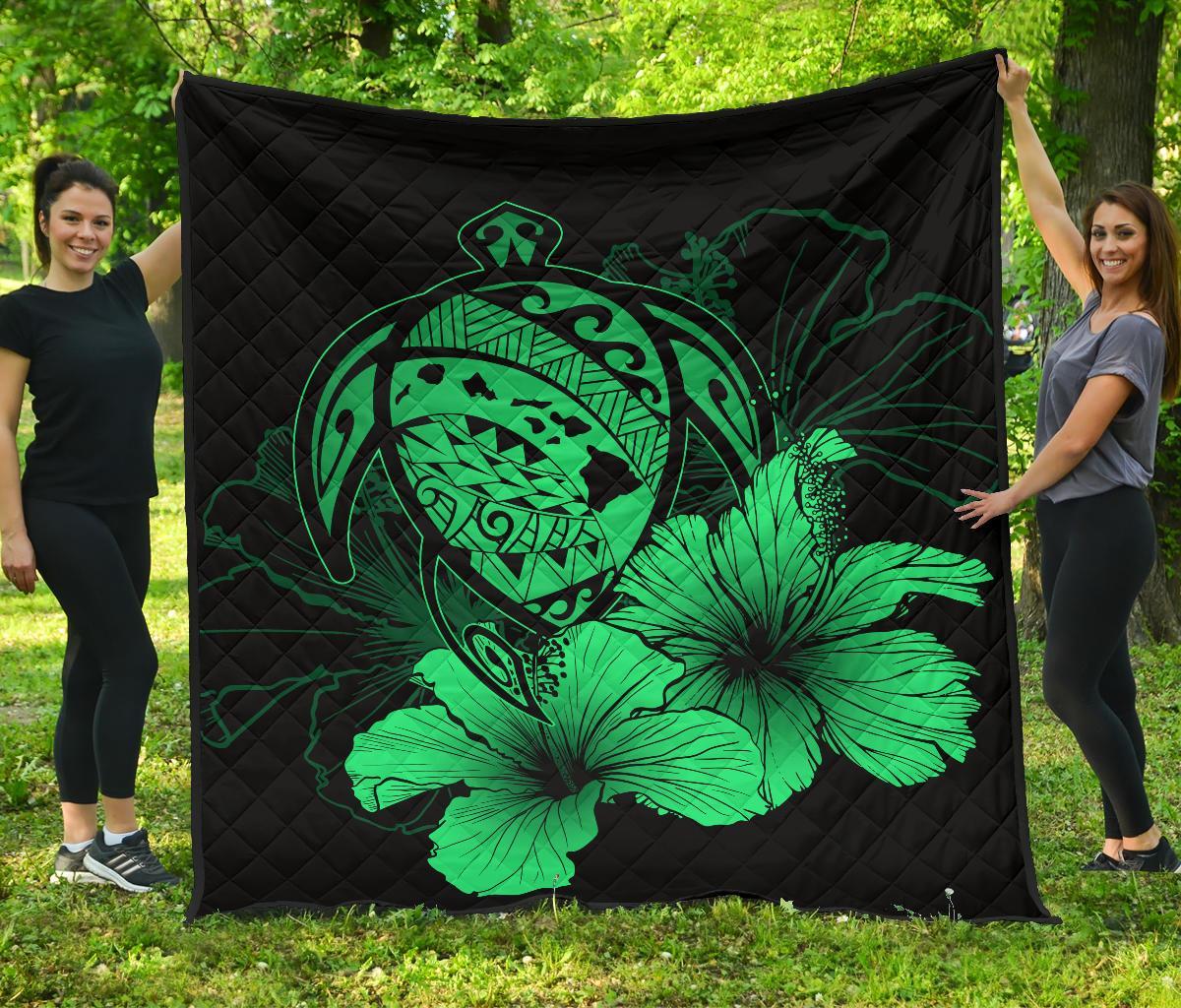 Hawaii Hibiscus Premium Quilt - Turtle Map - Pastel Green Green - Polynesian Pride