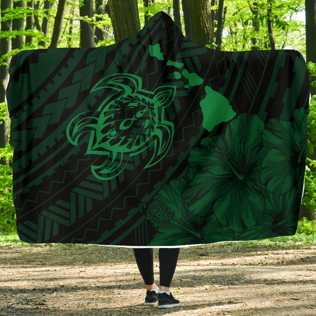 Hawaii Sea Turtle Is Swimming Toward Hooded Blanket Green Hooded Blanket Green - Polynesian Pride