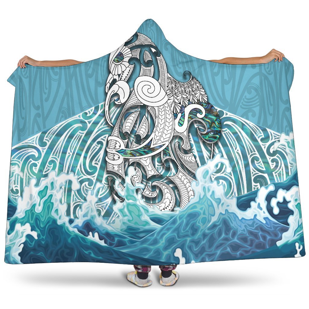 Maori Manaia The Blue Sea Hooded Blanket Hooded Blanket White - Polynesian Pride