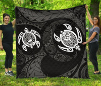 Hawaii Polynesian Turtle Premium Quilt White Blue - Polynesian Pride