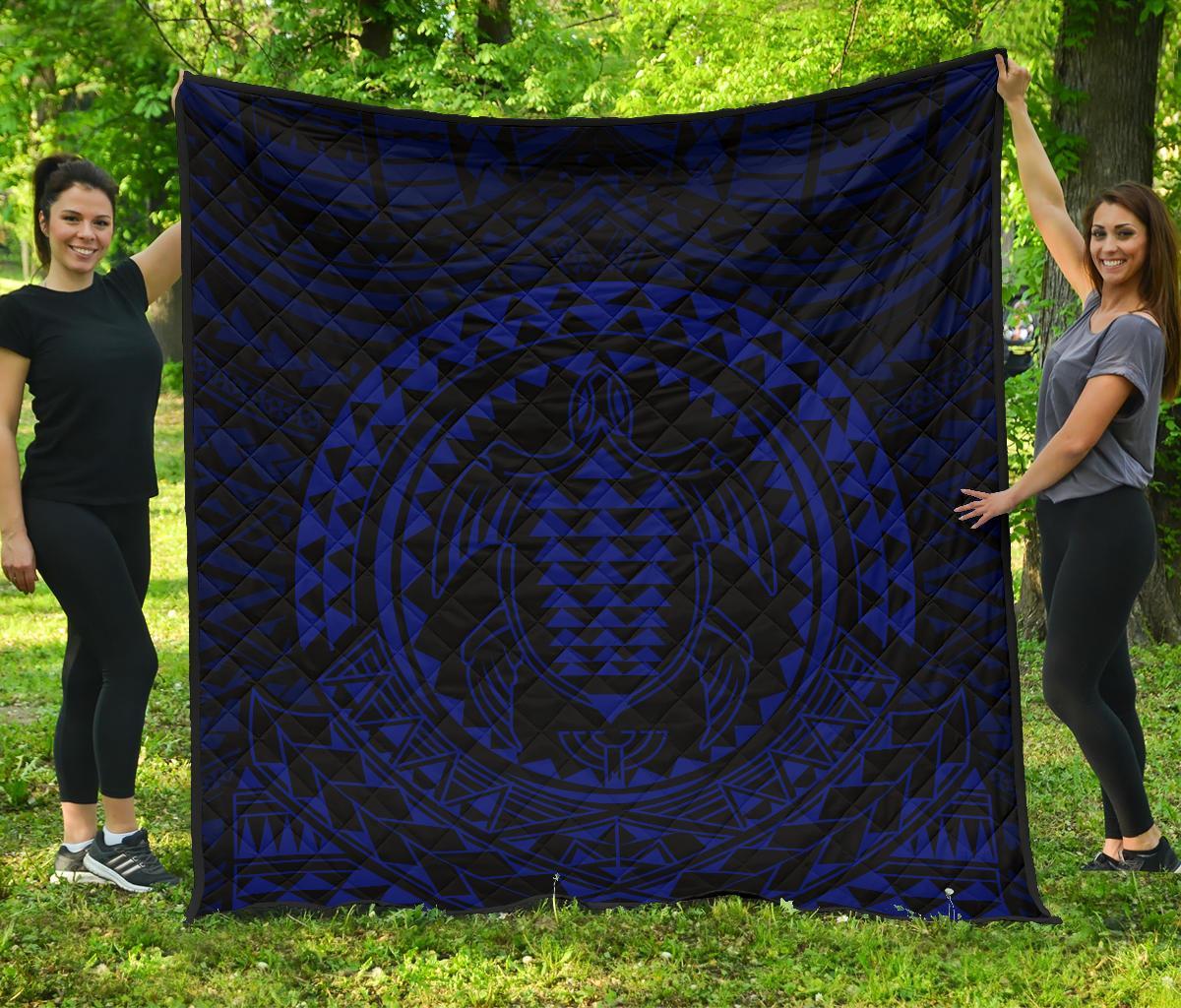 Hawaiian Kakau Honu Arc Blue Polynesian Premium Quilt Blue - Polynesian Pride