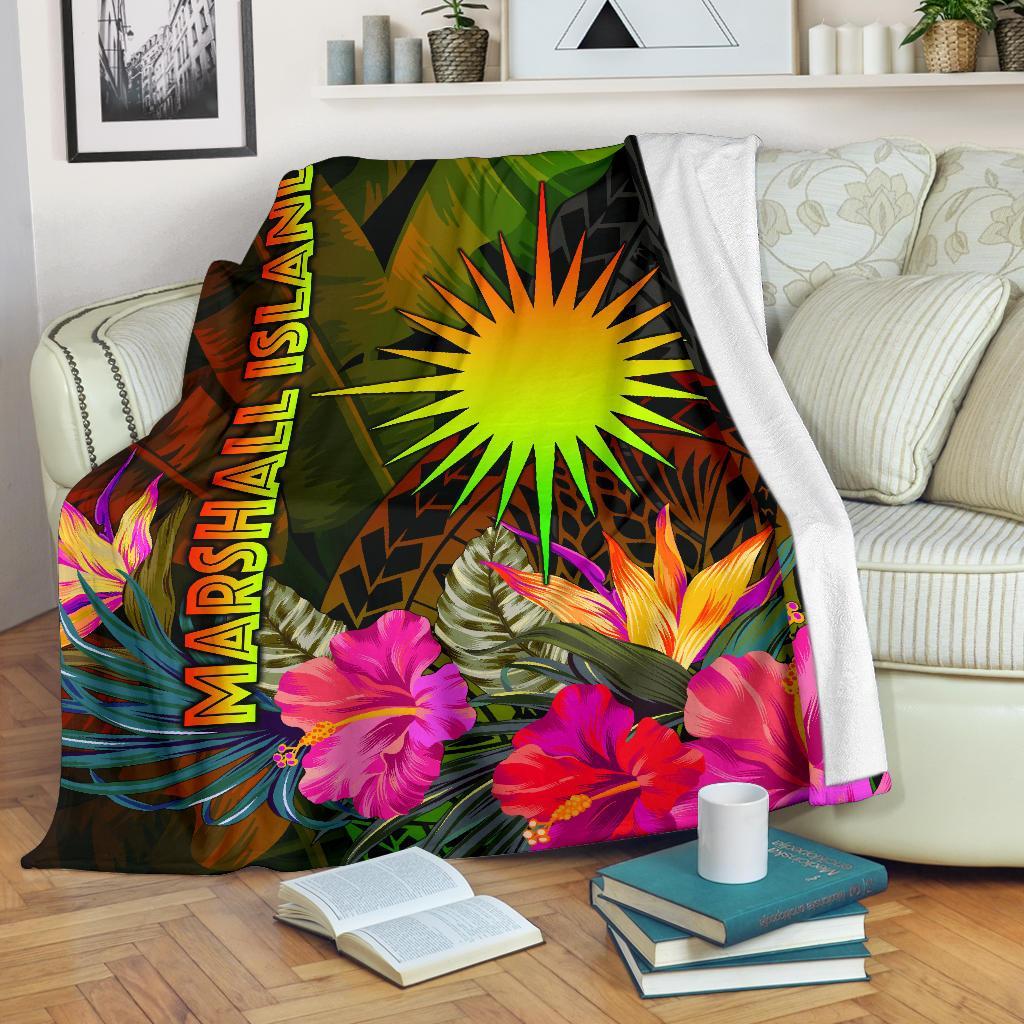 Marshall Islands Polynesian Premium Blanket - Hibiscus and Banana Leaves White - Polynesian Pride