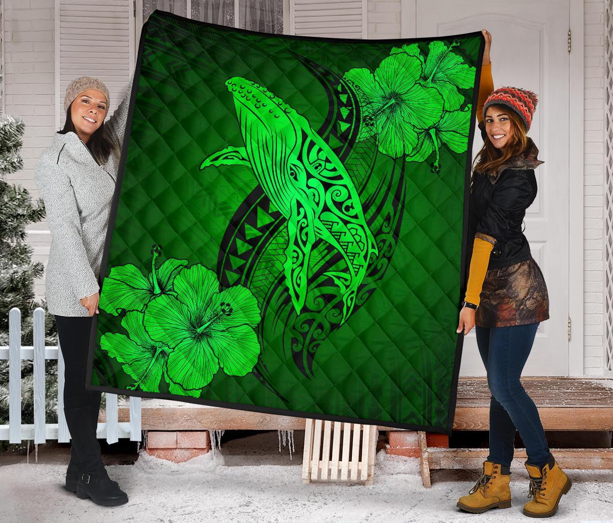 Hawaii Whale Swim Poly Green Premium Quilt - Polynesian Pride