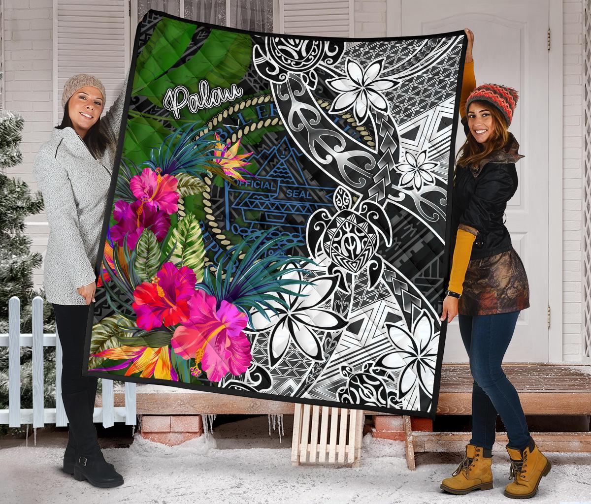 Palau Premium Quilt - Turtle Plumeria Banana Leaf Crest - Polynesian Pride