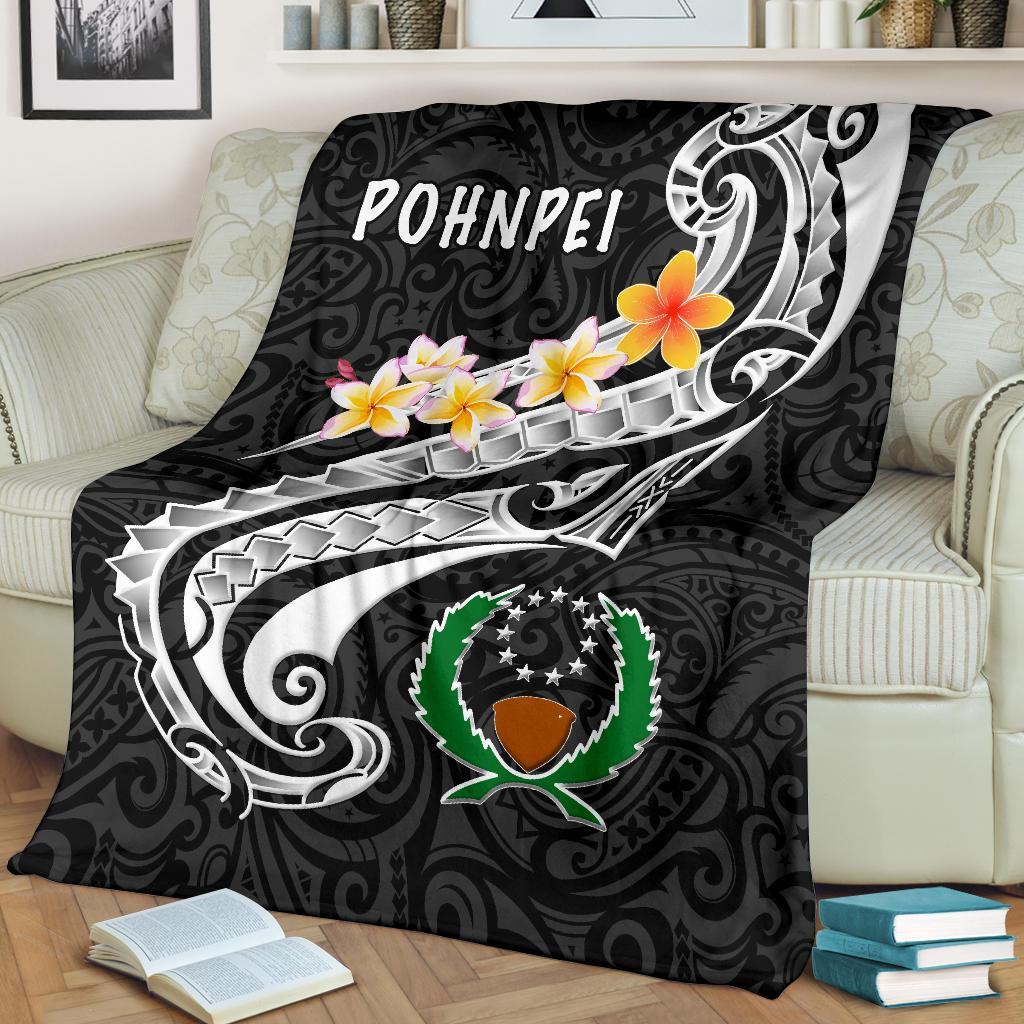 Pohnpei Premium Blanket - Pohnpei Seal Polynesian Patterns Plumeria (Black) White - Polynesian Pride