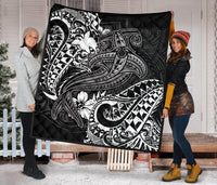 Papua New Guinea Premium Quilt - White Shark Polynesian Tattoo - Polynesian Pride