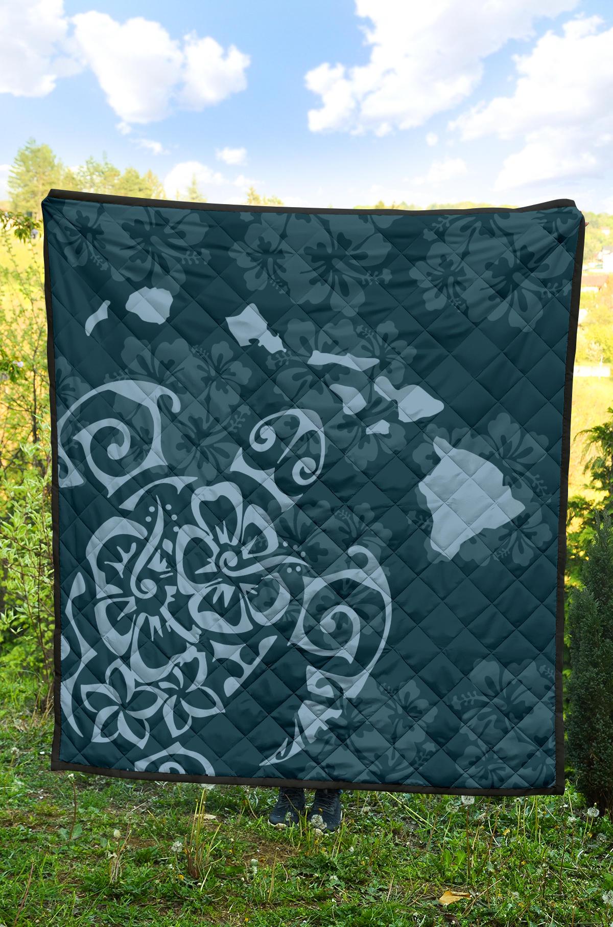 Turtle Hibiscus Map Blue Premium Quilt - Polynesian Pride