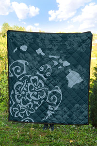 Turtle Hibiscus Map Blue Premium Quilt - Polynesian Pride