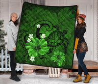 Hawaii Turtle Poly Tribal Green Premium Quilt - Polynesian Pride