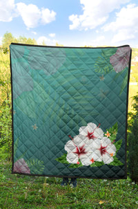 White Hibiscus Premium Quilt - Polynesian Pride