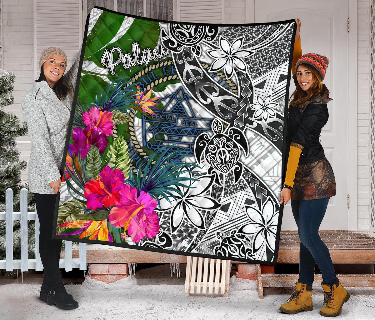 Palau Premium Quilt White - Turtle Plumeria Banana Leaf Crest - Polynesian Pride