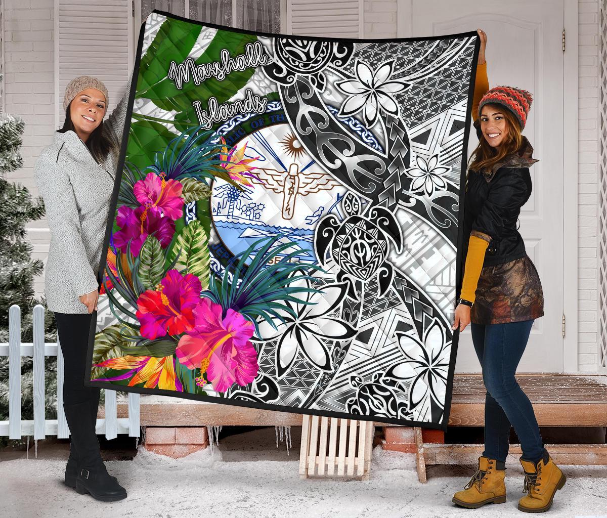 Marshall Islands Premium Quilt White - Turtle Plumeria Banana Leaf Crest - Polynesian Pride