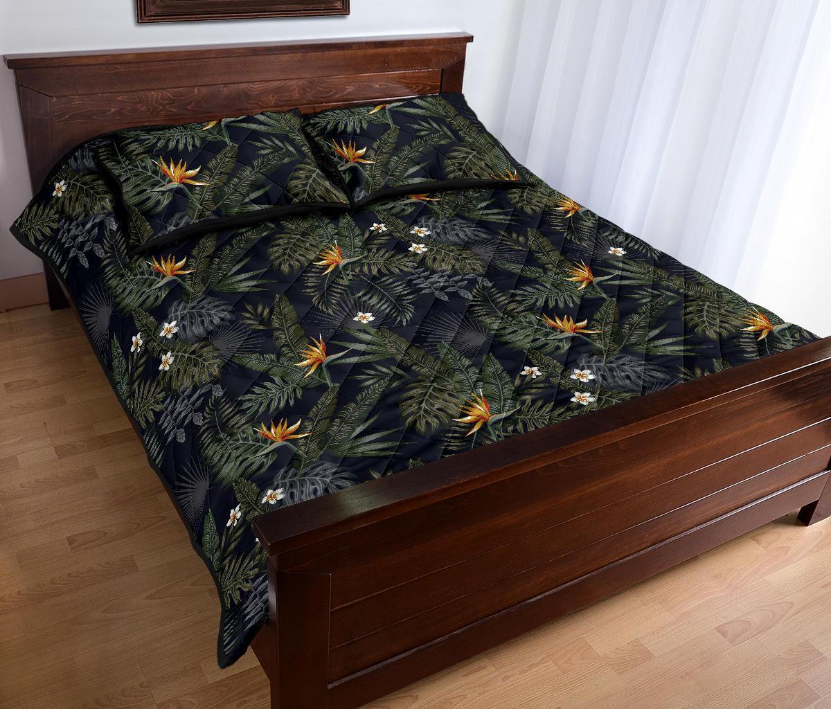 Tropical Leaves And Flowers In The Night Style Quilt Bed Set - Polynesian Pride
