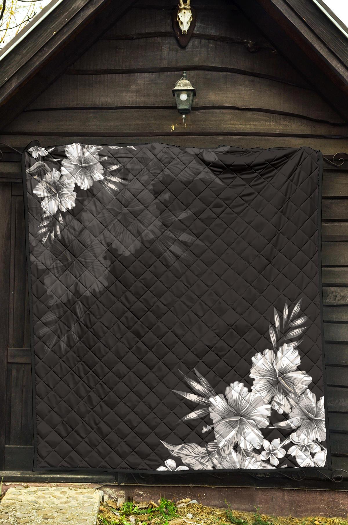 Black n White Hibiscus Premium Quilt - Polynesian Pride