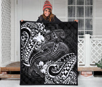 Papua New Guinea Premium Quilt - White Shark Polynesian Tattoo - Polynesian Pride