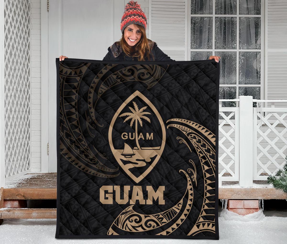 Guam Polynesian Premium Quilt - Gold Tribal Wave - Polynesian Pride