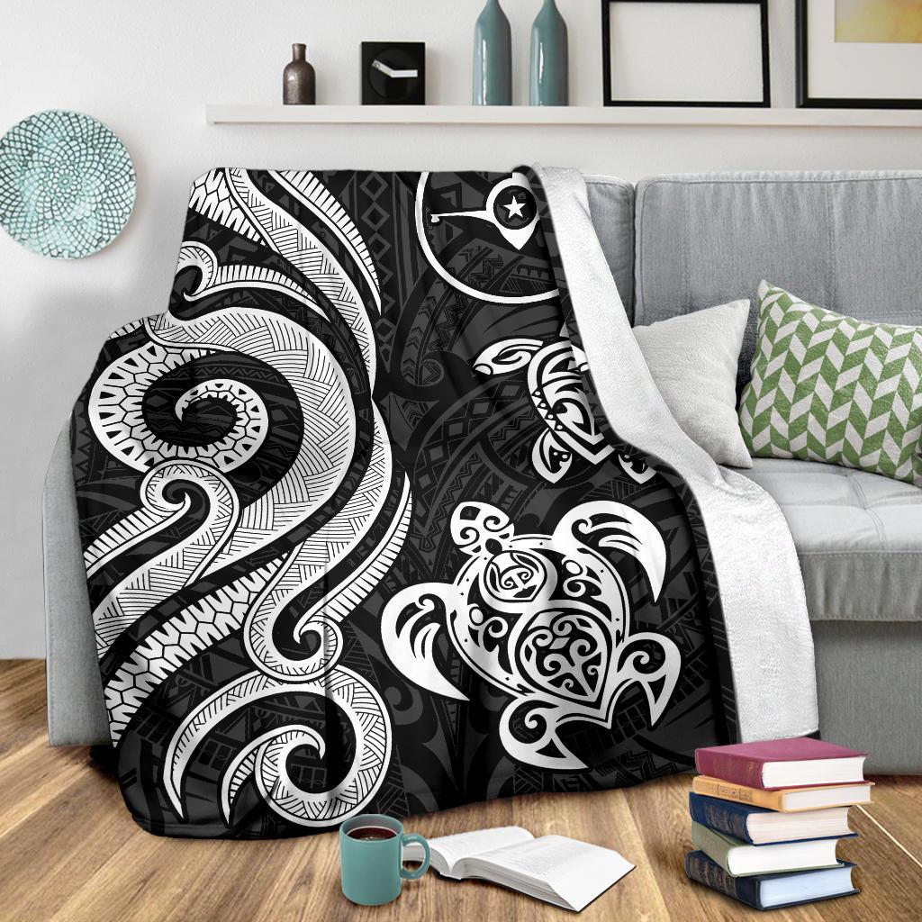 Yap Micronesian Premium Blanket - White Tentacle Turtle - Polynesian Pride
