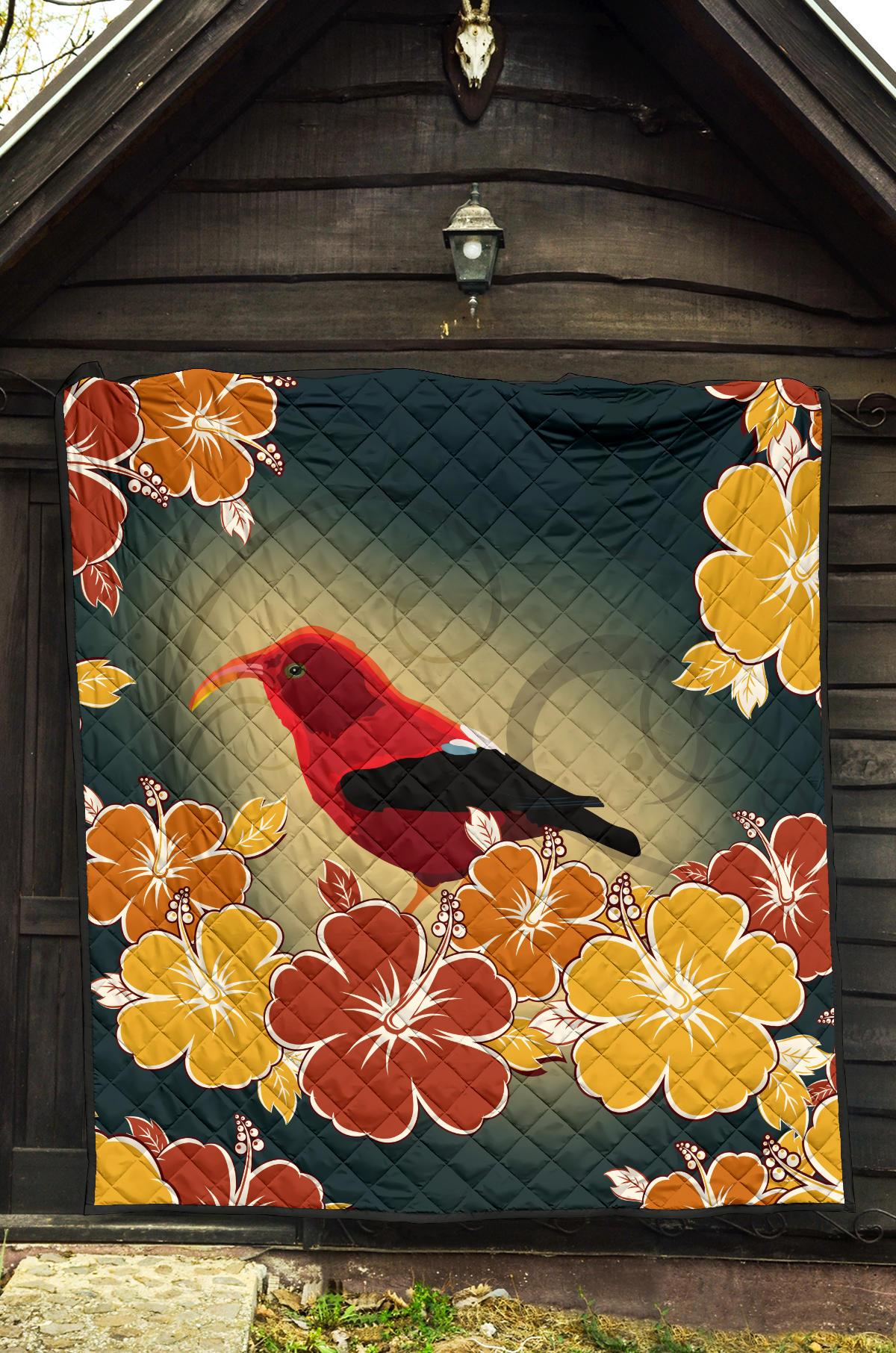 Honeycreeper Hibiscus Premium Quilt - Polynesian Pride