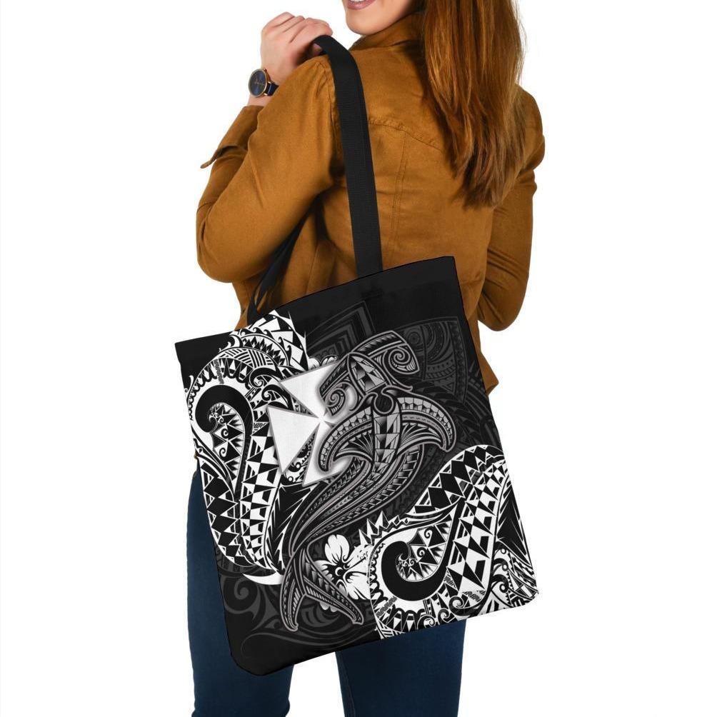 Polynesian Wallis and Futuna Tote Bags - White Shark Polynesian Tattoo Tote Bag One Size White - Polynesian Pride