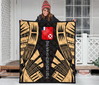 Wallis And Futuna Premium Quilt - Wallis And Futuna Coat Of Arms Polynesian Gold Tattoo Red - Polynesian Pride