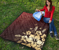 Golden Hibiscus Premium Quilt - Polynesian Pride