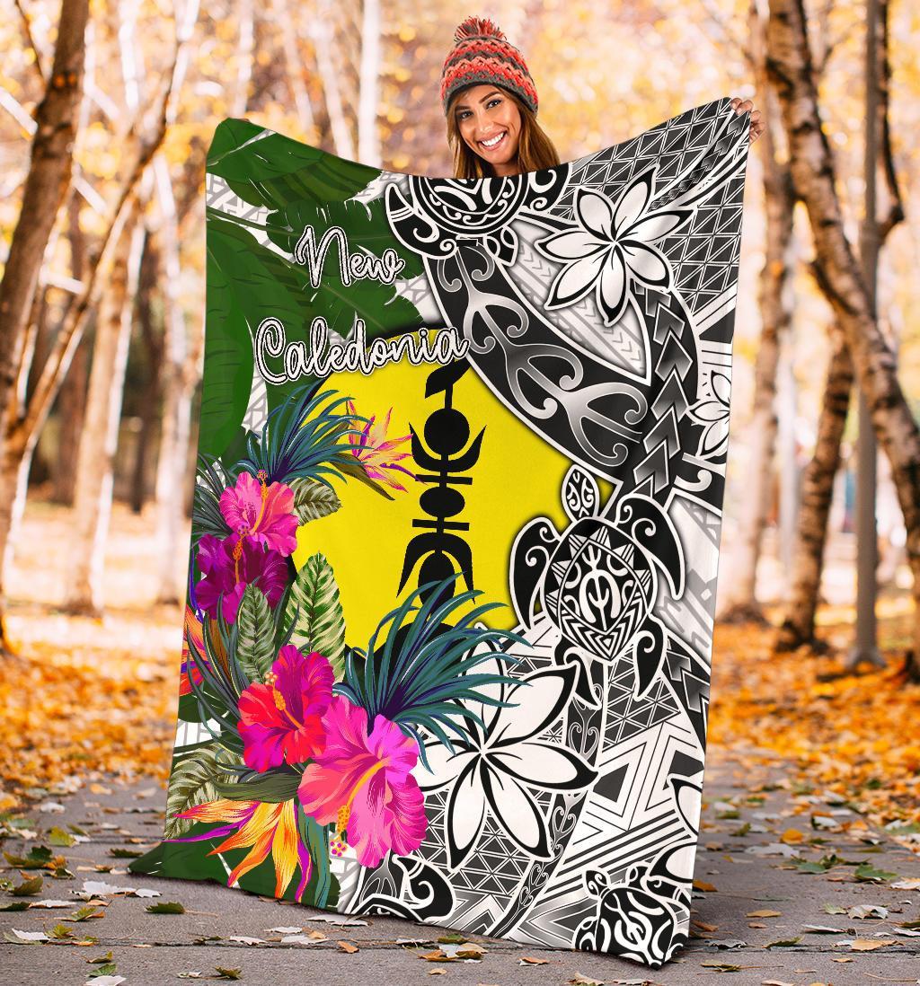 New Caledonia Premium Blanket White - Turtle Plumeria Banana Leaf - Polynesian Pride