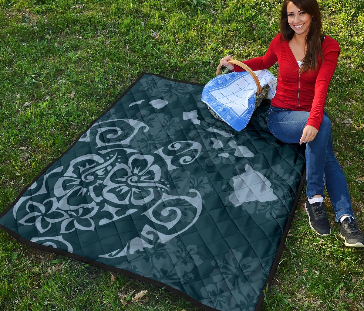 Turtle Hibiscus Map Blue Premium Quilt - Polynesian Pride