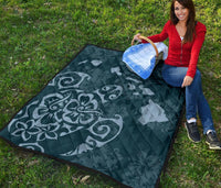 Turtle Hibiscus Map Blue Premium Quilt - Polynesian Pride