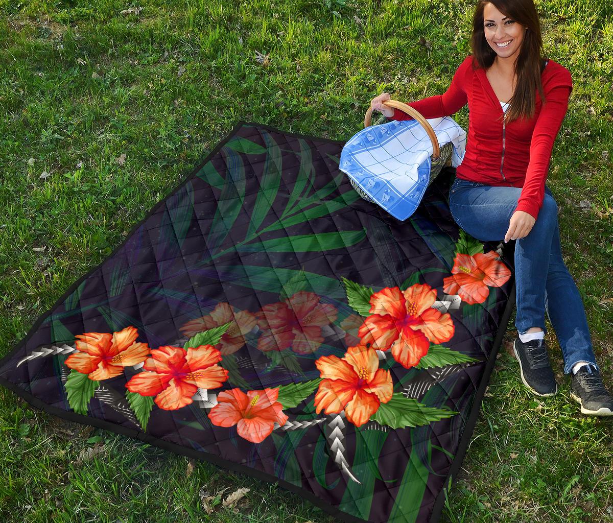 Hibiscus Palm Background Premium Quilt - Polynesian Pride